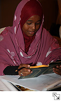 Muslima in Djibouti - Bildgröße:32,92 x 21,95cm bei 300 DPI